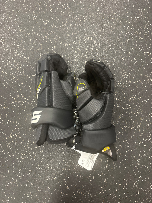 Vist Large View of Product Image Which is Used STX STALLION 200 GLOVES Lacrosse Gloves Junior Black SM