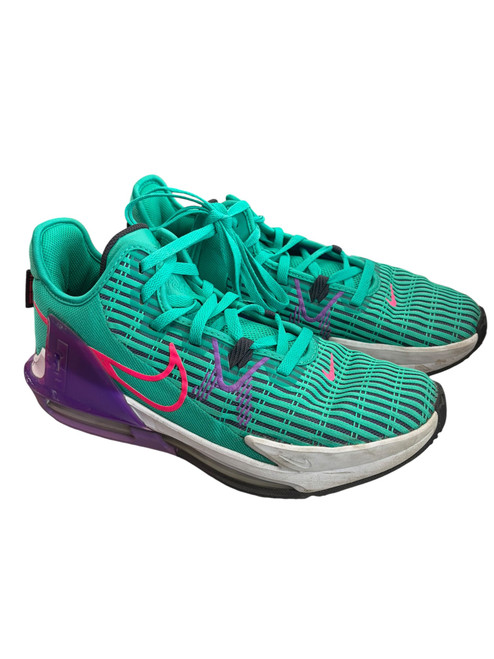 Vist Large View of Product Image Which is Used Nike LeBron Witness Basketball Shoes Men’s 10