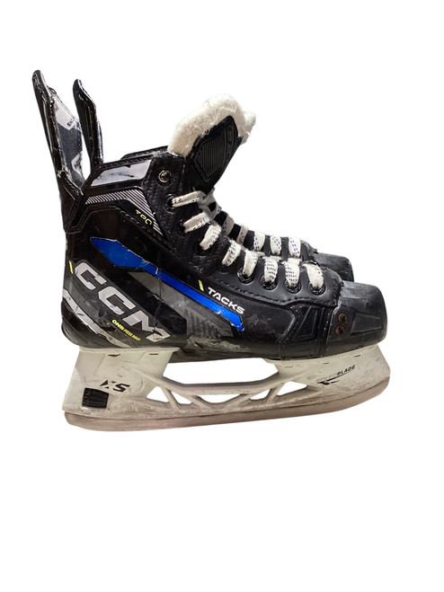 Vist Large View of Product Image Which is Used CCM TACKS AS580 Junior Hockey Skate Junior 04