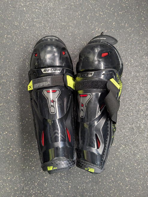 Vist Large View of Product Image Which is Used Bauer X3 SG Junior Shin Guards Black 11"