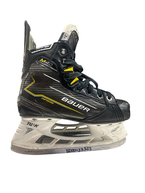 Vist Large View of Product Image Which is Used Bauer SUPREME M40 Junior Hockey Skate Junior 03.5