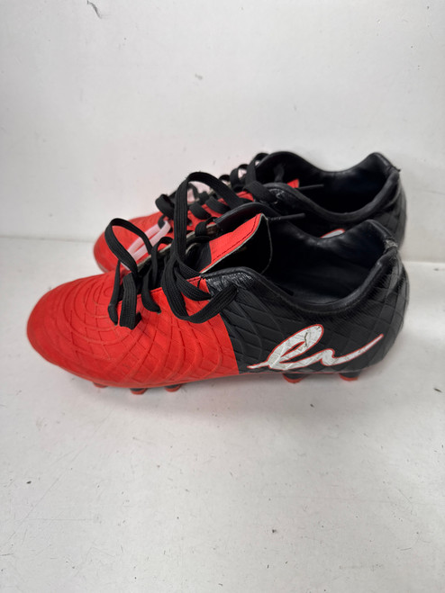 Vist Large View of Product Image Which is Used Eletto LAZZARO Soccer Cleats Red Junior 05