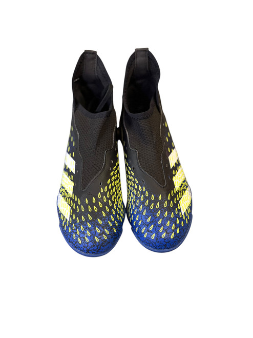 Vist Large View of Product Image Which is Used Adidas Soccer Indoor Shoes Black Junior 04