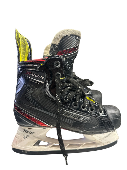 Vist Large View of Product Image Which is Used Bauer VELOCITY Junior Hockey Skate Junior 02.5