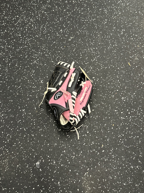 Vist Large View of Product Image Which is Used Rawlings PLAYERS SERIES BB/SB Glove RH Throw Black 8"