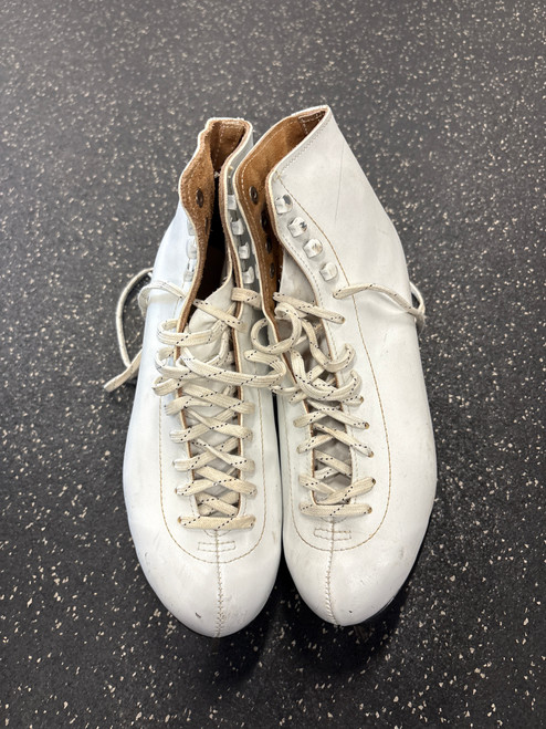 Vist Large View of Product Image Which is Used FIGURE SKATES WomensFigure Skate White Senior 8