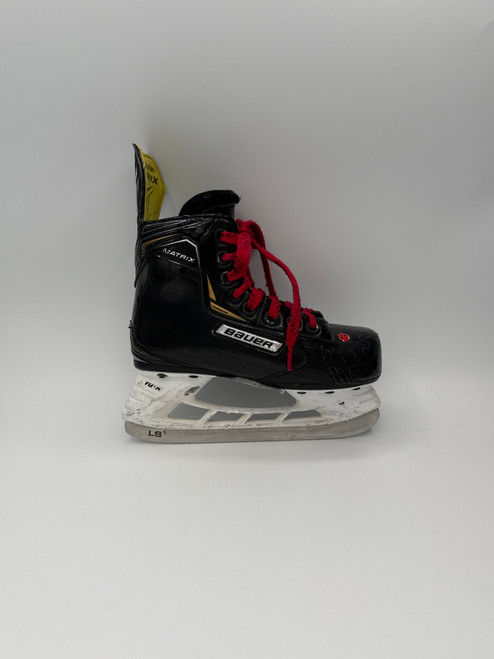 Vist Large View of Product Image Which is Used Bauer MATRIX Youth Hockey Skate Youth 12.5
