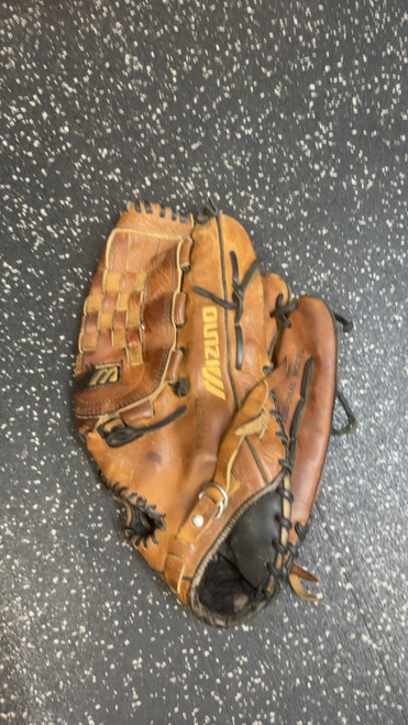Vist Large View of Product Image Which is Used Mizuno VINTAGE PRO BB/SB Glove RH Throw Brown 13 1/2"