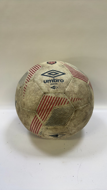 Vist Large View of Product Image Which is Used Umbro AMRICANA TRAINING BALL SZ 5 All Size Soccer Ball White 5