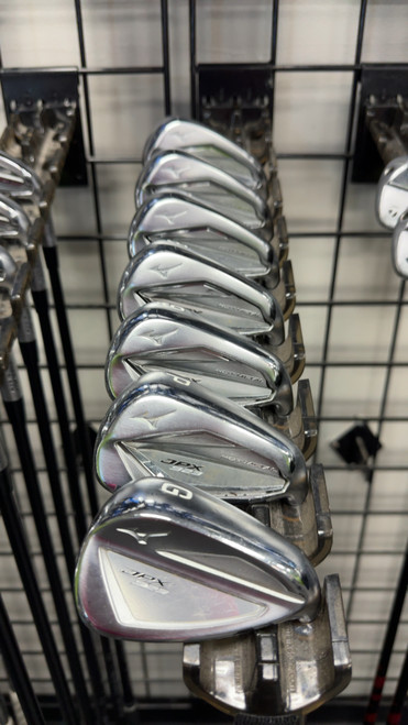 Vist Large View of Product Image Which is Used Mizuno JPX 923 HOT METAL Mens Iron Set RH 5I-GW/AW