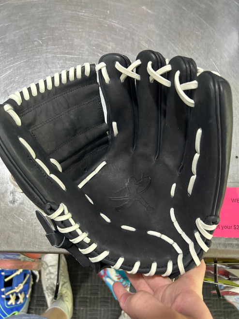 Vist Large View of Product Image Which is Used SPORTZ DRIP BB/SB Glove RH Throw Black 12"