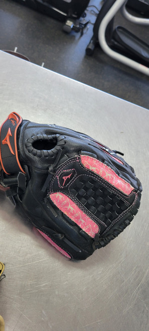Vist Large View of Product Image Which is Used Mizuno JENNY FINCH 11 BB/SB Glove RH Throw Black 11 1/2"