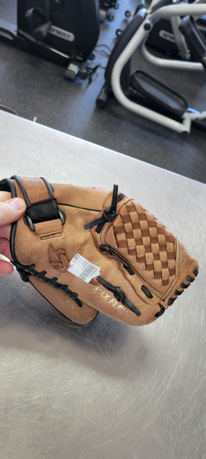 Vist Large View of Product Image Which is Used Mizuno 11 BB/SB Glove RH Throw None 11"