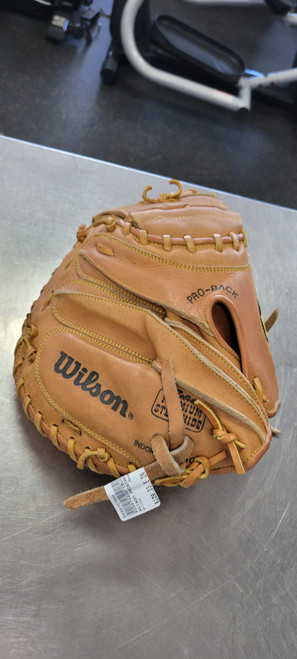 Vist Large View of Product Image Which is Used Wilson PROSTAFF A2311 BB/SB Catchers RH Throw None 33 1/2"