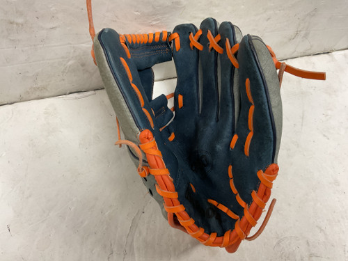 Vist Large View of Product Image Which is Used Wilson A450 AD4RB1717B7 Baseball Glove RH Throw Grey 11 1/2"