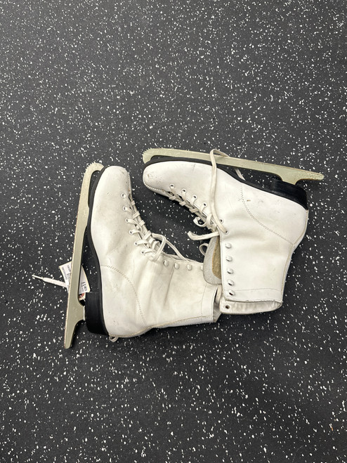 Vist Large View of Product Image Which is Used AMERICAN WomensFigure Skate White Senior 9