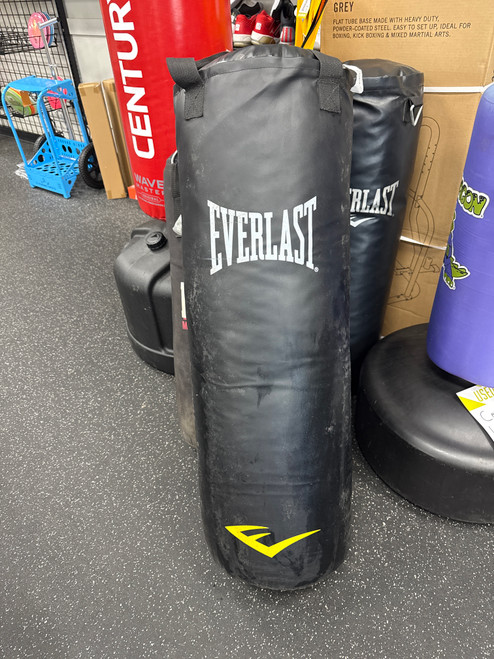 Vist Large View of Product Image Which is Used Everlast 70-LB HEAVY BAG Boxing Heavy Bag Black 70 lb