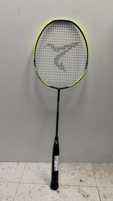 Vist Large View of Product Image Which is Used PERFLY BR500 Adult Badminton Racquet Green Junior