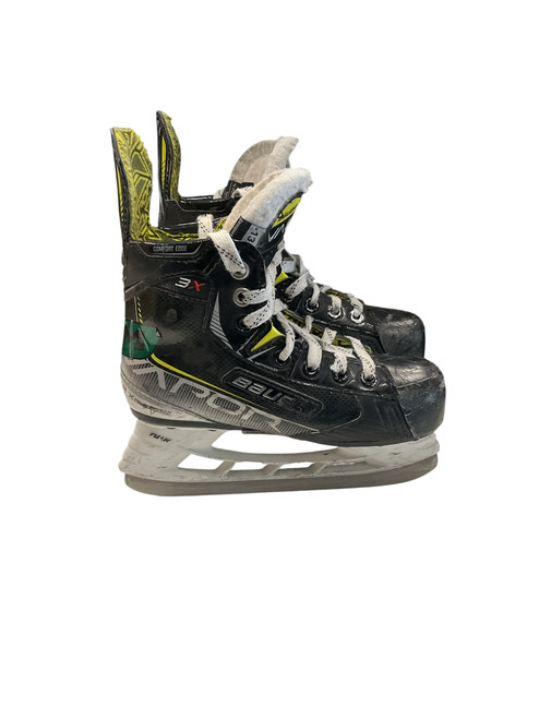 Vist Large View of Product Image Which is Used Bauer VAPOR 3X Youth Hockey Skate Youth 13.5