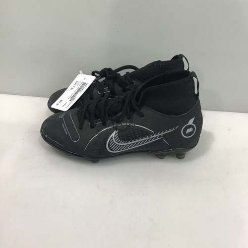 Vist Large View of Product Image Which is Used Nike Soccer Cleats Black Junior 02