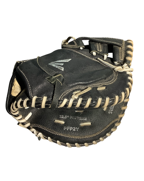 Vist Large View of Product Image Which is Used Easton PROWESS BB/SB Catchers RH Throw Black 32 1/2"
