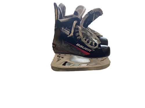 Vist Large View of Product Image Which is Bauer VAPOR SELECT Senior Hockey Skate Senior 7