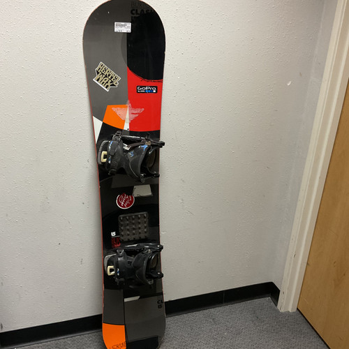 Vist Large View of Product Image Which is Used Burton Clash Snowboard + Flow Bindings Black And Red 154 cm