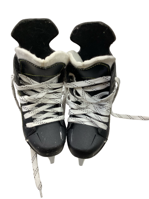Vist Large View of Product Image Which is Used CCM 9040 Youth Hockey Skate Youth 11.0