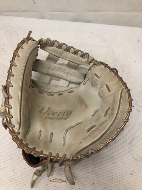 Vist Large View of Product Image Which is Used Rawlings LIBERTY ADVANCE RLACM33RG BB/SB Catchers RH Throw White 33"