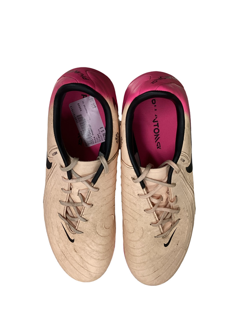 Vist Large View of Product Image Which is Used Nike PHANTOM GX Soccer Cleats Pink Senior 9