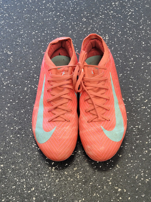 Vist Large View of Product Image Which is Used Nike Soccer Cleats Pink Junior 05