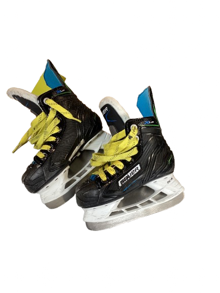 Vist Large View of Product Image Which is Used Bauer XLP Youth Hockey Skate Youth 10.0