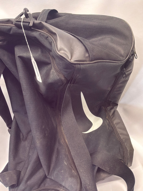 Vist Large View of Product Image Which is Used Nike Player Carry Bag Black