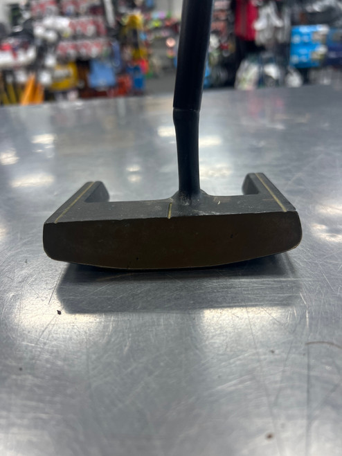 Vist Large View of Product Image Which is Used Tour Model LEADING EDGE LONG PUTTER Mens Putter RH