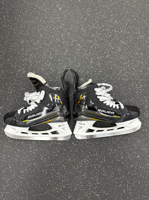 Vist Large View of Product Image Which is Used Bauer SUPREME M5 PRO Senior Hockey Skate Senior 10 Brand New Fly-X Steel
