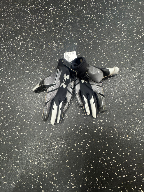 Vist Large View of Product Image Which is Used Under Armour F8 FB Gloves Black SM