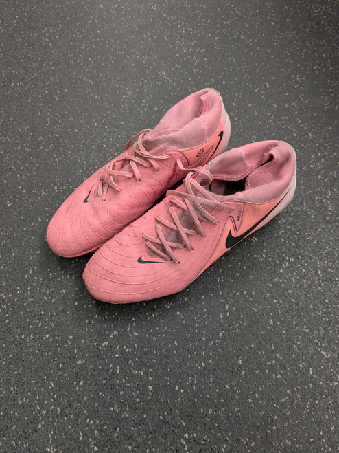 Vist Large View of Product Image Which is Used Nike PHANTOM LUNA II Soccer Cleats Pink Senior 9