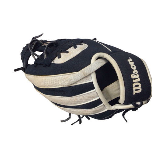 Vist Large View of Product Image Which is Used Wilson TBALL BB/SB Glove T-ball Navy And White 10"