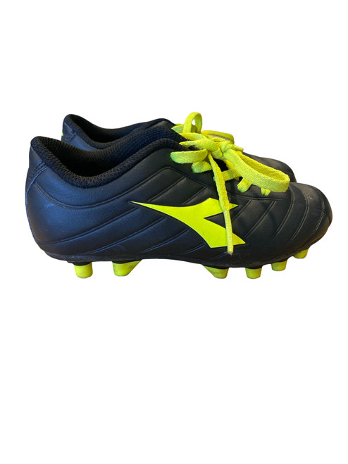 Vist Large View of Product Image Which is Used Diadora Soccer Cleats Black Youth 11.0