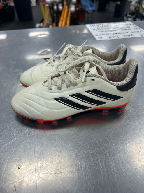 Vist Large View of Product Image Which is Used Adidas Soccer Cleats White Junior 02