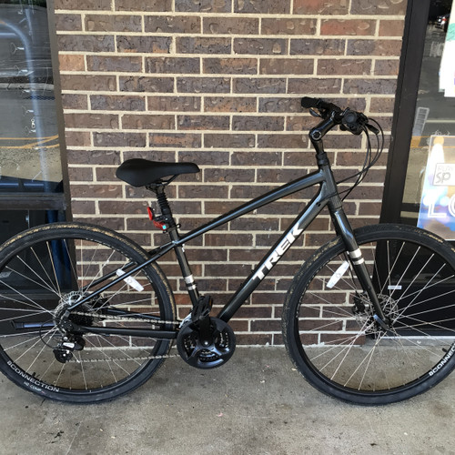 Vist Large View of Product Image Which is Used Trek 2022 VERVE 2 DISC MD MENS HYBRID Hybrid/City Bike Mens Black 54-55cm - MD Frame