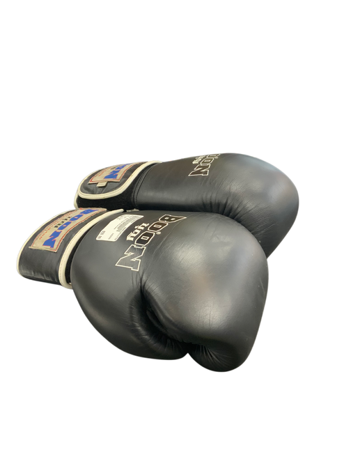 Vist Large View of Product Image Which is Used Boxing Gloves Black LG