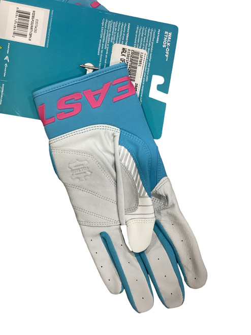 Vist Large View of Product Image Which is New WALK OFF PP BG ADULT MEDIUM