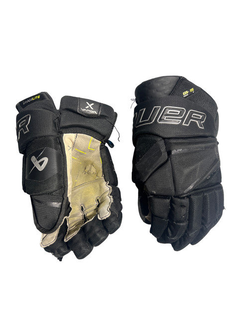 Vist Large View of Product Image Which is Used Bauer VAPOR HYPERLITE Senior Gloves Black 15"