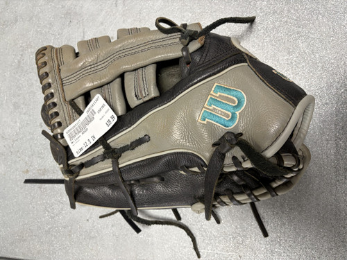 Vist Large View of Product Image Which is Used Wilson A500 BB/SB Glove LH Throw None 12 1/2"