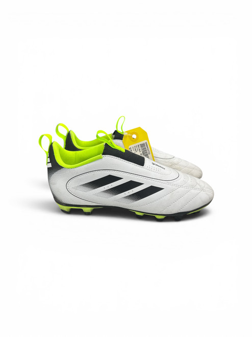 Vist Large View of Product Image Which is Used Adidas GOLETTO Soccer Cleats White Junior 04.5