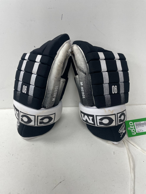 Vist Large View of Product Image Which is Used CCM M-HG90L Senior Gloves Black 15"
