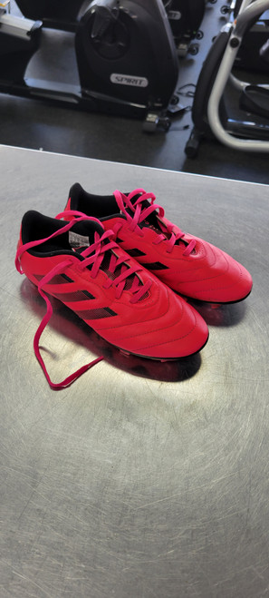 Vist Large View of Product Image Which is Used Adidas Soccer Cleats Pink Junior 04.5