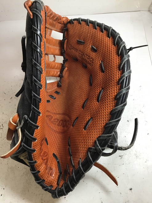 Vist Large View of Product Image Which is Used Wilson A2000 SC1620 BB/SB First Base RH Throw Brown 12 1/2"