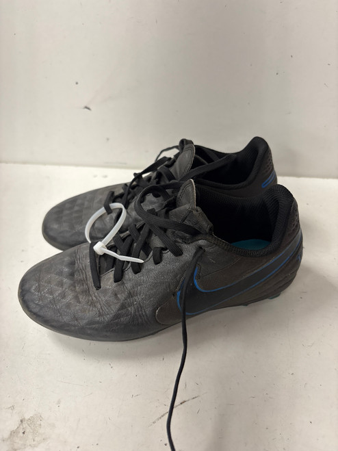 Vist Large View of Product Image Which is Used Nike TIEMPO Soccer Cleats Black Junior 02